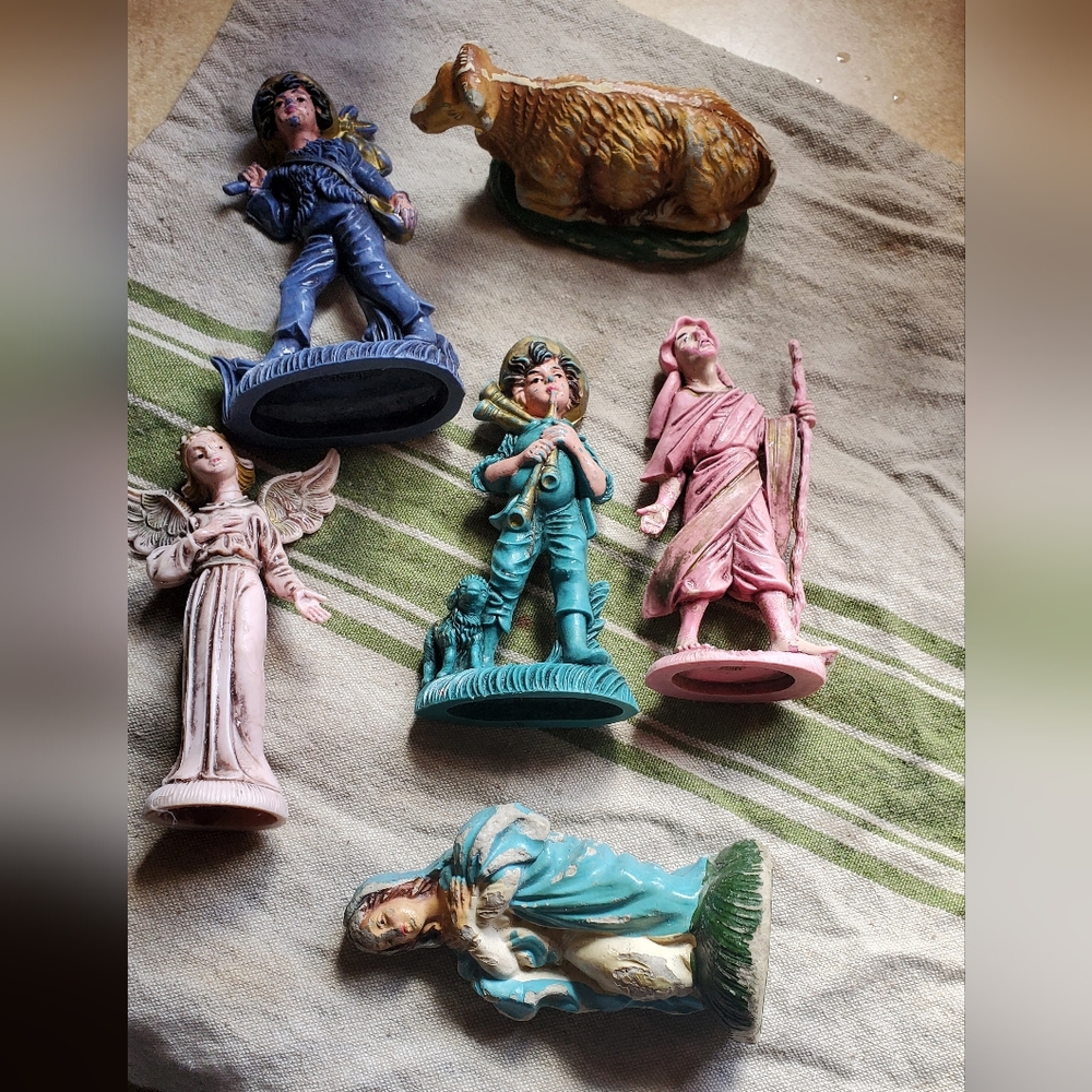 - 7 piece nativity Italy Christmas Fontanili
